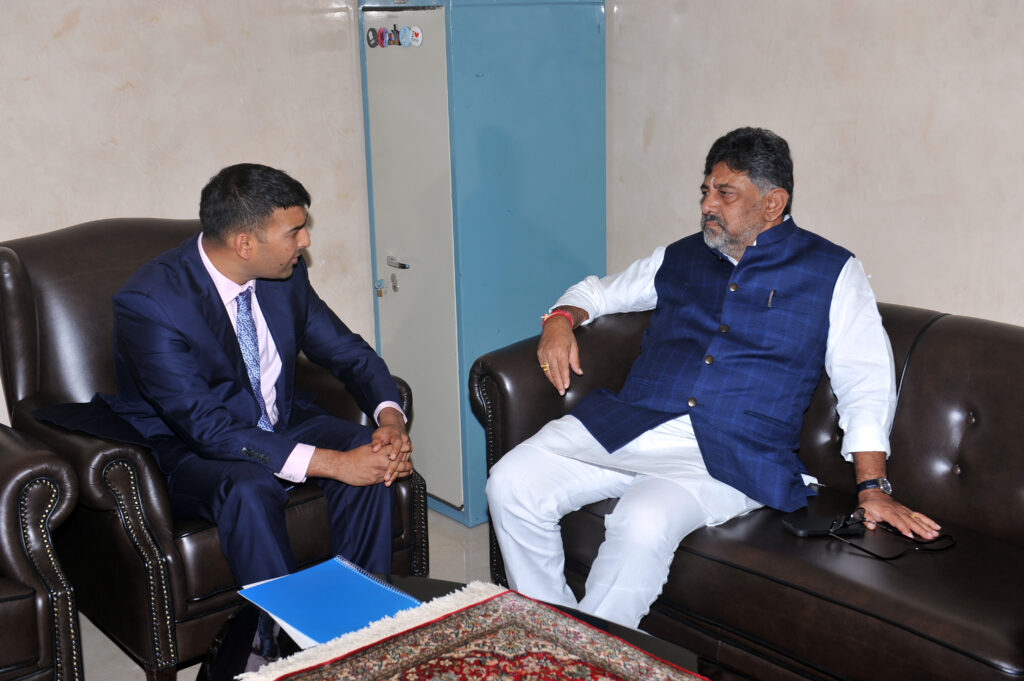 Rishi Sanghvi in discussion with Mr D K Shivakumar (DCM- Karanataka) over expansion of wind energy 